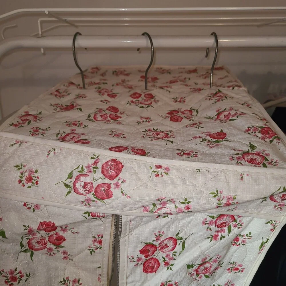 VTG 1950's AIRLITE Quilted Closet Wardrobe Organizer Dresses Pink Shabby Chic